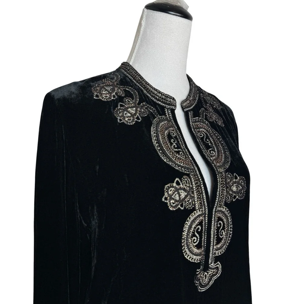 Chicos Size 1 Black Velvet Tunic Top Beaded V Neck Slits Silk Blend Whimsigoth